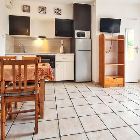 Confortable A Avec Terrasse Et Jardin - 20 M² Apartamento