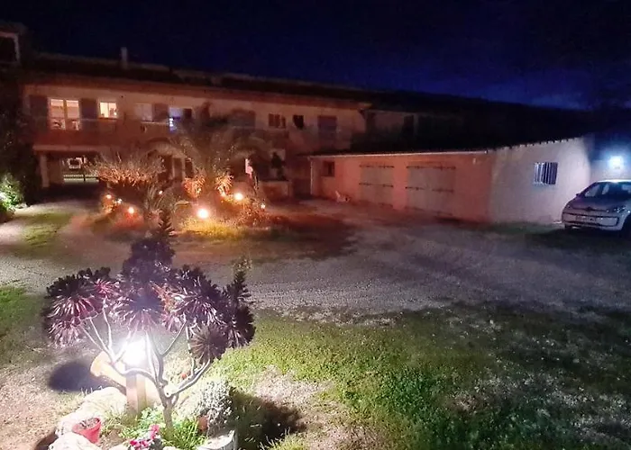 Confortable A Avec Terrasse Et Jardin - 20 M² *